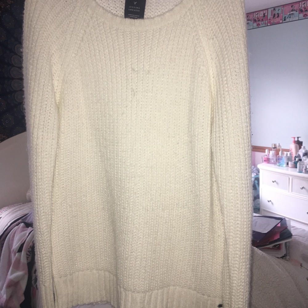 White American Eagle Outfitters Sweater